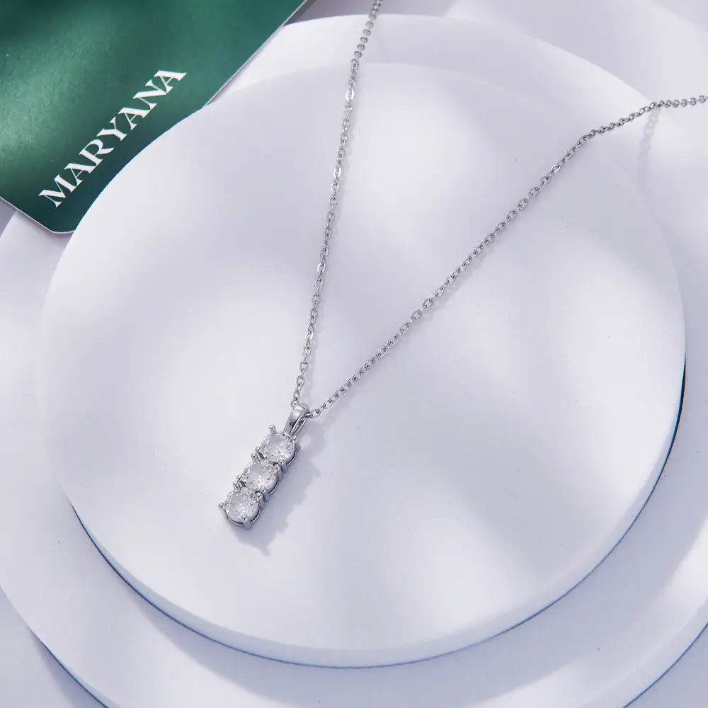 COLLIER ÉLÉGANT AVEC PENDENTIF EN FORME DE BARRE - MARYANA BIJOUX