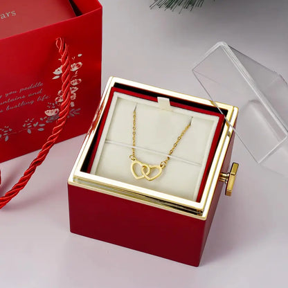 BOÎTE ÉLÉGANTE AVEC COLLIER DOUBLE CŒUR & ROSE
