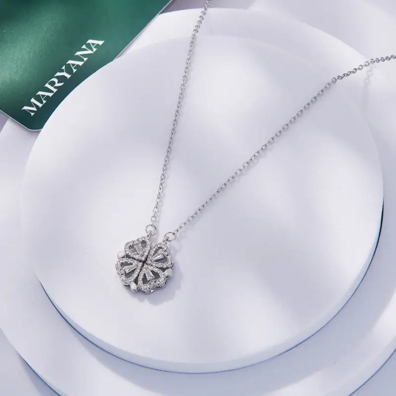COLLIER COEUR TRÉFLE MAGÉTIQUE