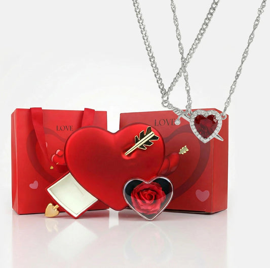 BOÎTE FLÈCHE D’AMOUR AVEC COLLIER CŒUR ET ÉPÉE (2 PIÈCES)
