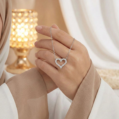 BOITE FLEUR ETERNA ROUGE AVEC COLLIER CŒUR LUMIÈRE