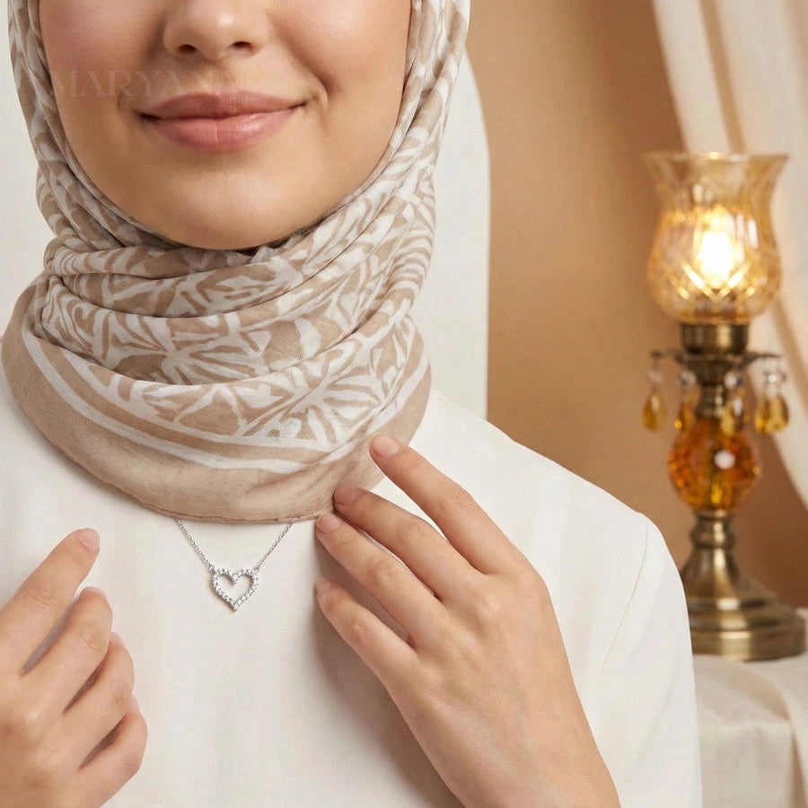 BOITE FLEUR ETERNA ROUGE AVEC COLLIER CŒUR LUMIÈRE