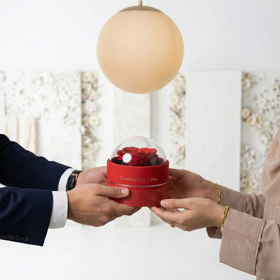 BOITE FLEUR ETERNA ROUGE AVEC COLLIER CŒUR LUMIÈRE