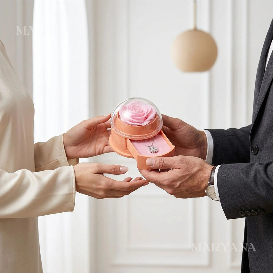 BOÎTE ROSE LUMIÈRE ROSE AVEC COLLIER CŒUR TRÈFLE MAGNÉTIQUE ROSE