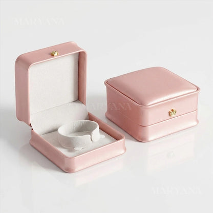 BOÎTE EN ROYAL ROSE AVEC GOURMETTE CŒUR ROSÉ ÉTERNEL