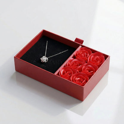 BOÎTE TRÉSOR D’AMOUR ROUGE AVEC COLLIER ÉCLAT ÉTERNEL