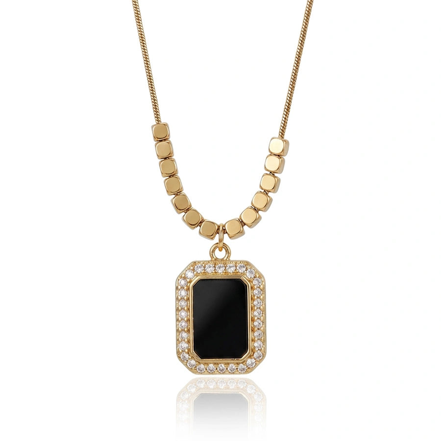 COLLIER NOIR AVEC PETIT CARRÉ LARIAT